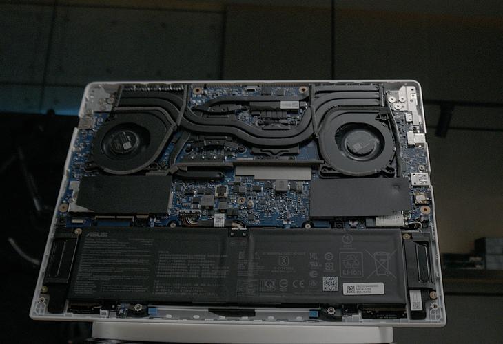 AMD銳龍AI 9領銜，2.5K 165Hz電競屏加持 華碩天選Air全線拉滿的次世代游戲本